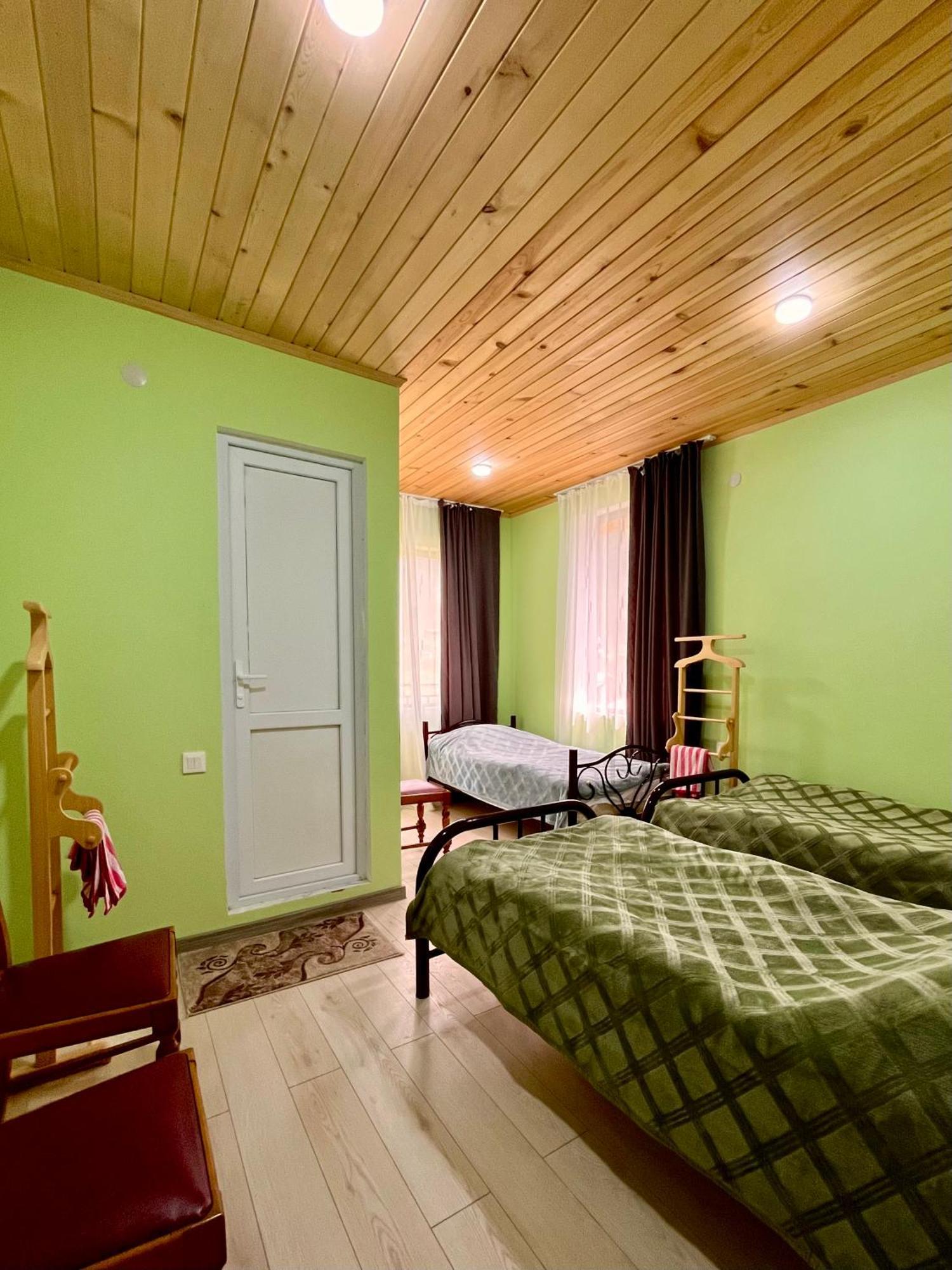 Hotel Gamarjoba Guest And Art House Ushguli Exterior foto